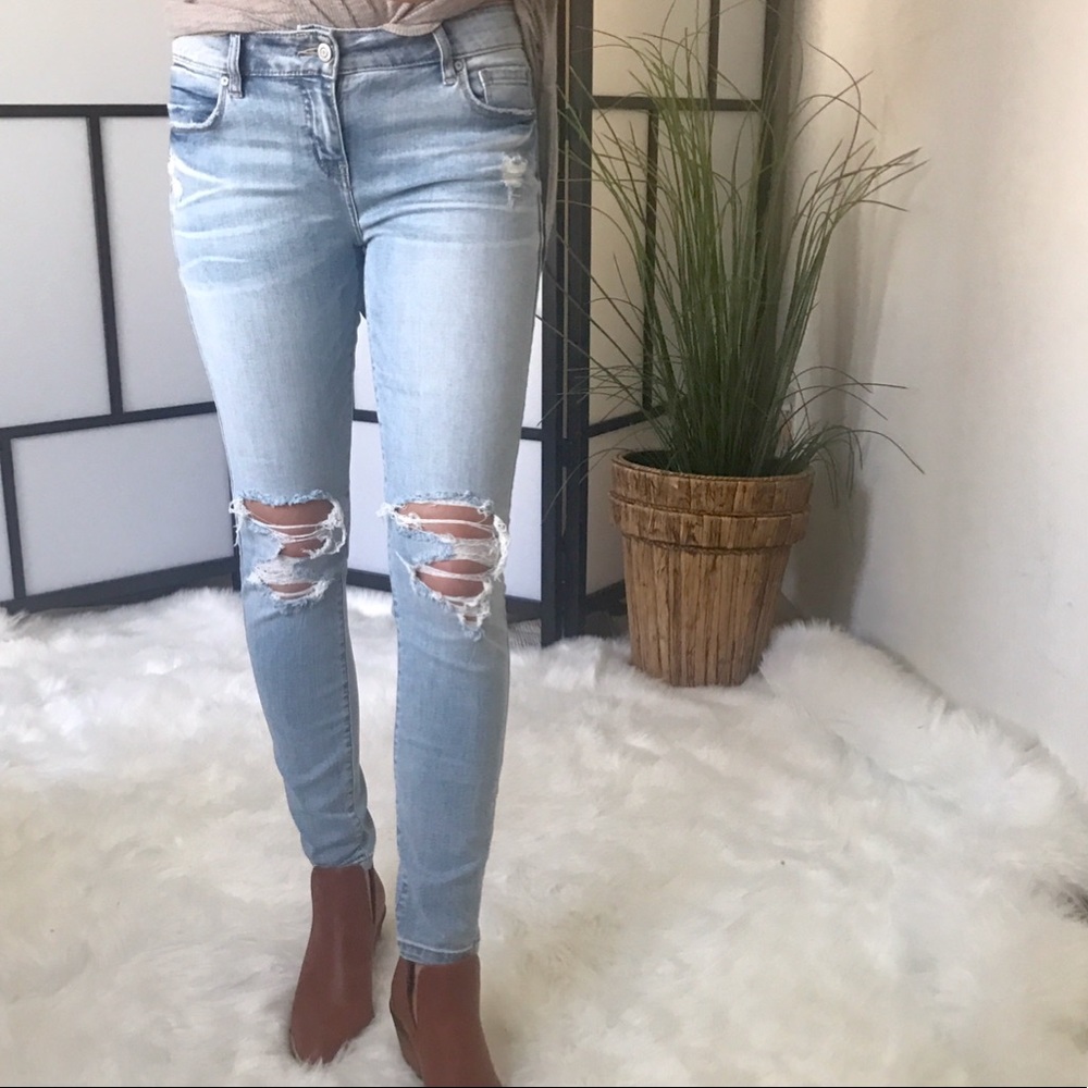 Destructed Skinny Jean - Picture 6 of 7
